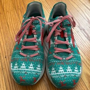 EUC Brooks Levitate 2 Running Shoes Green Ugly Christmas Sweater Size 8.5